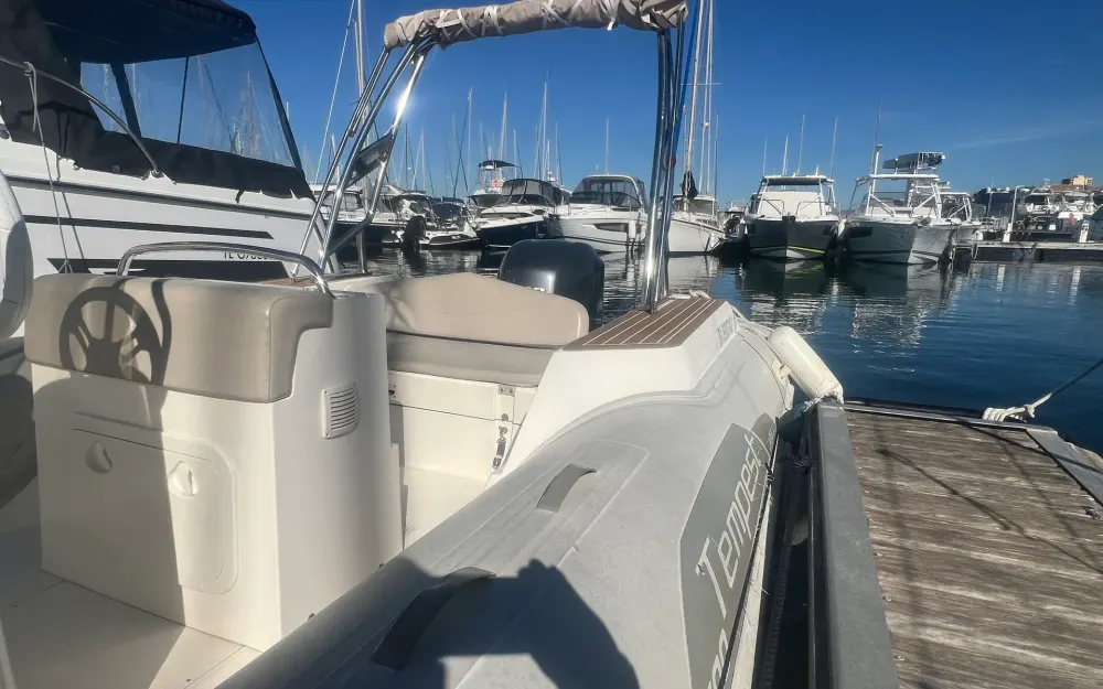 slider 13 Capelli Tempest 700 Sun