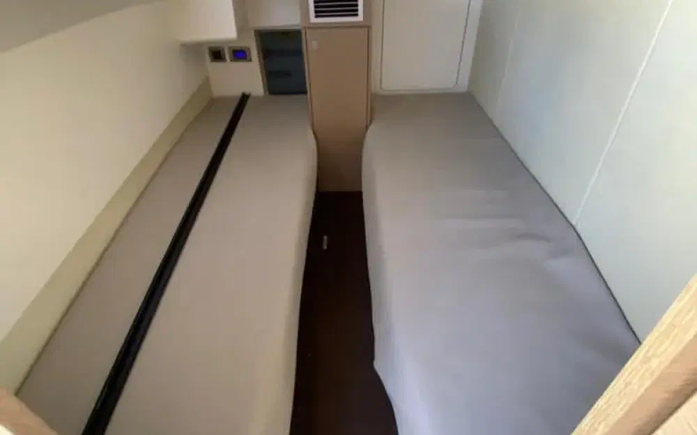 slider 13 Jeanneau Prestige 680