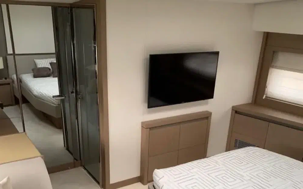 slider 4 Jeanneau Prestige 680