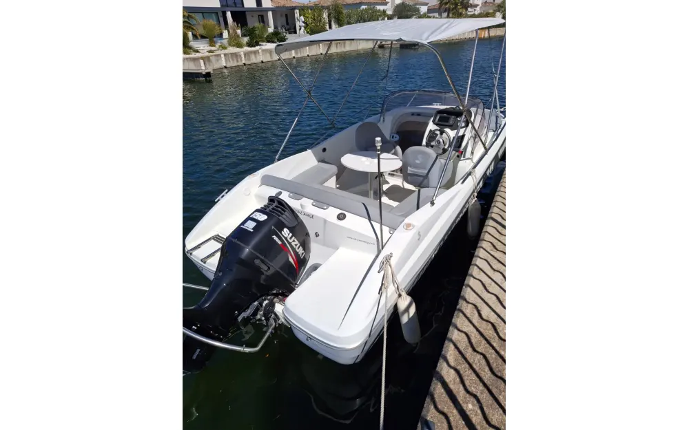 slider 1 Beneteau Flyer 650 Sun Deck