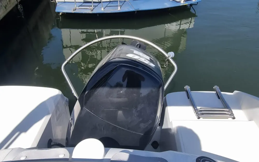 slider 9 Beneteau Flyer 650 Sun Deck
