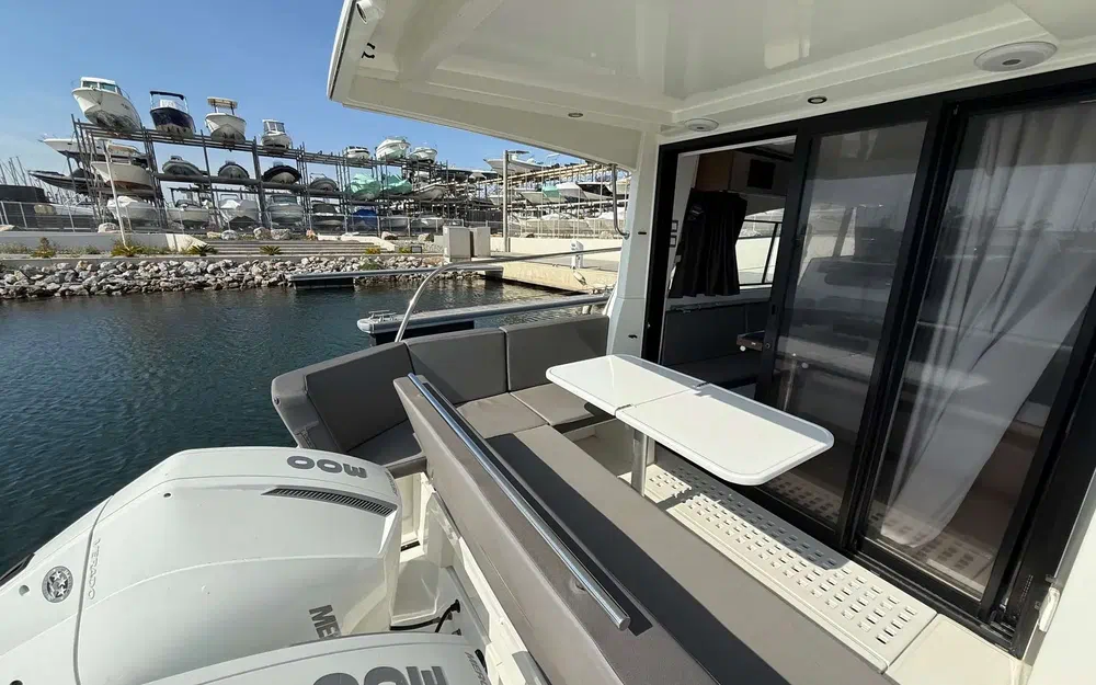slider 13 Beneteau Antares 11