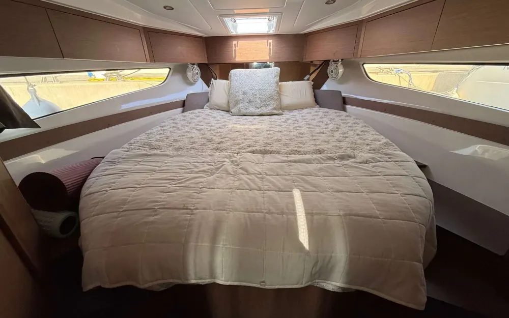 slider 19 Beneteau Antares 11 OB