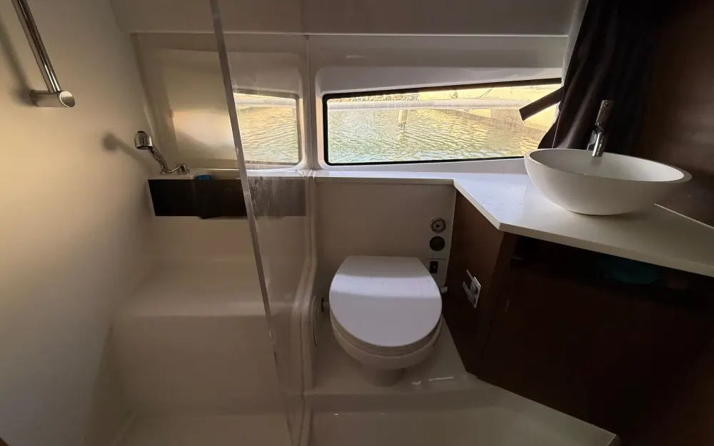 slider 3 Beneteau Antares 11 OB