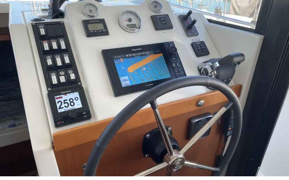 slider 1 Beneteau Swift Trawler 30