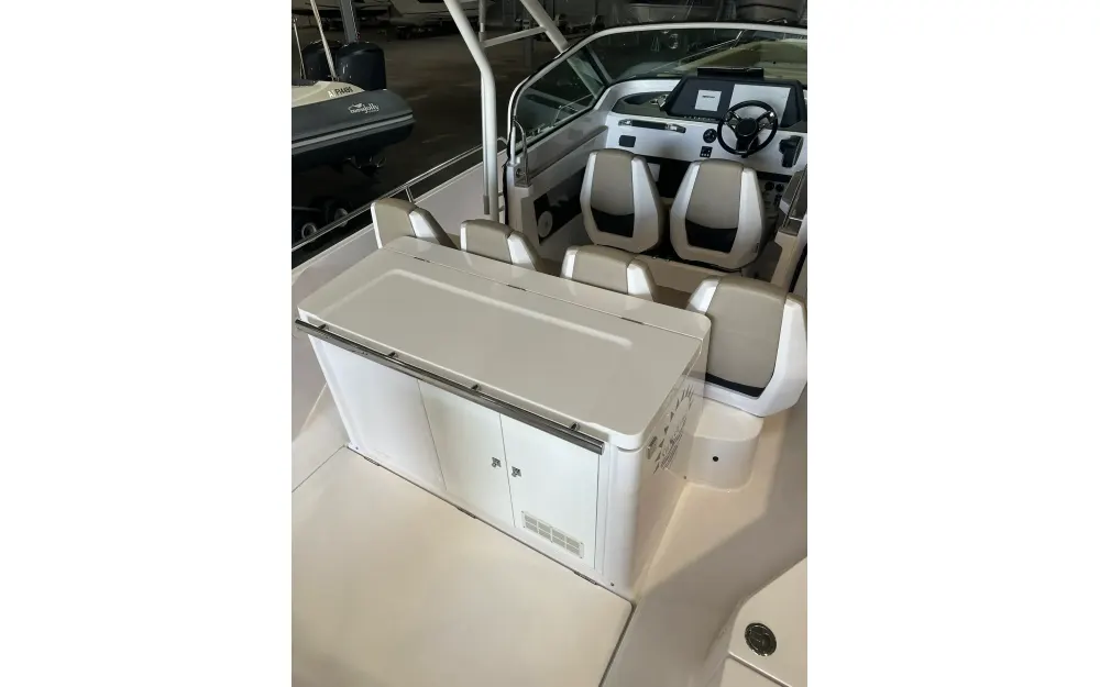 slider 8 Axopar  28Wetbar