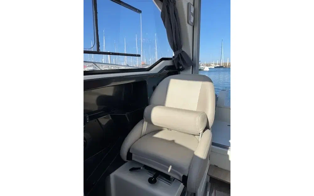 slider 18 Quicksilver 675