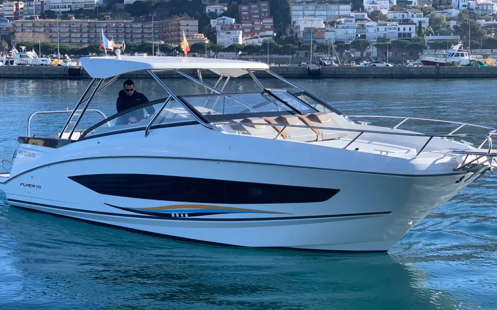 slider 0 Beneteau Flyer 10