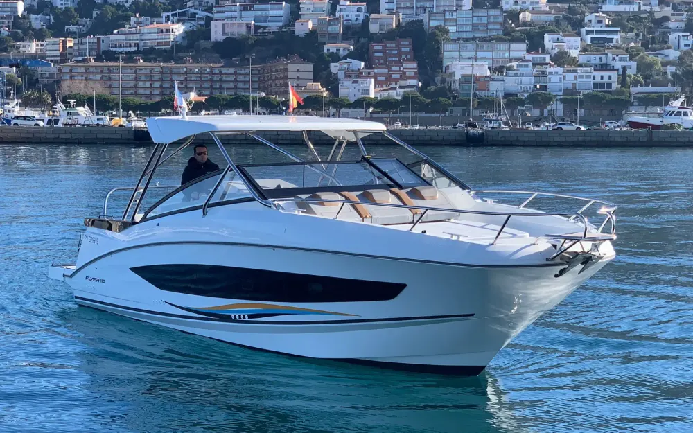 slider 11 Beneteau Flyer 10