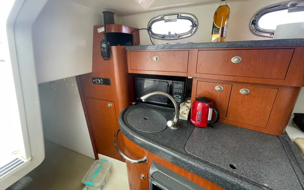 slider 9 Boston Whaler  305 Conquest