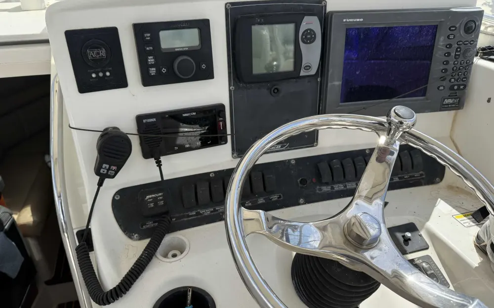slider 5 Boston Whaler  305 Conquest