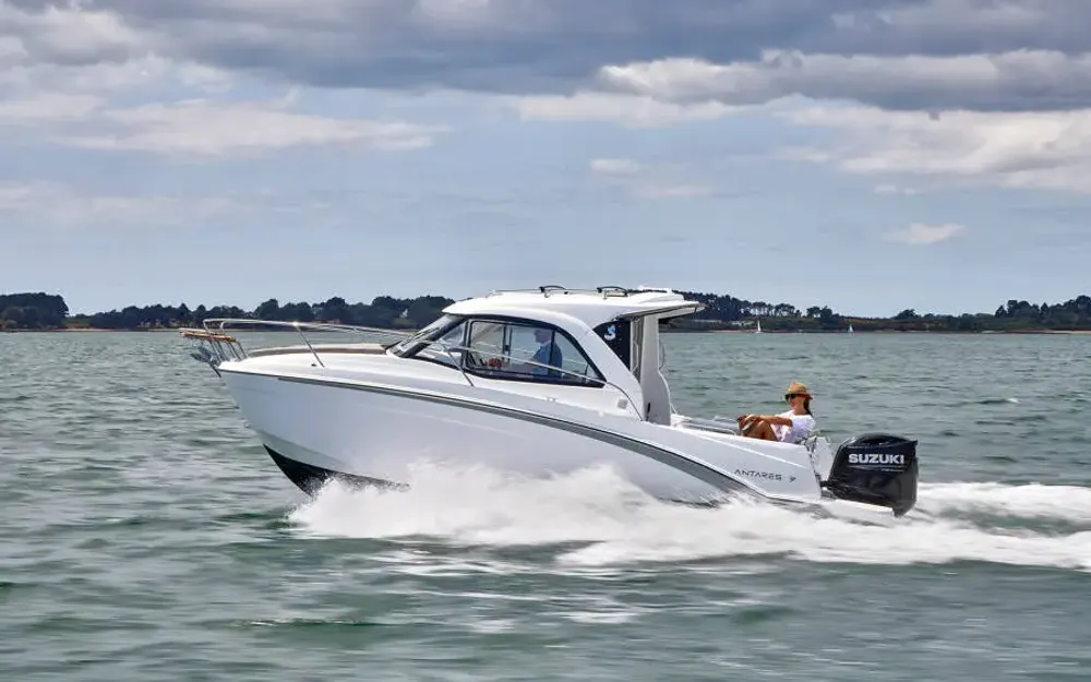slider 0 Beneteau Antares 7 OB