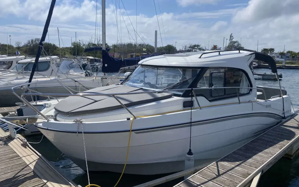 slider 0 Beneteau Antares 8 OB V2