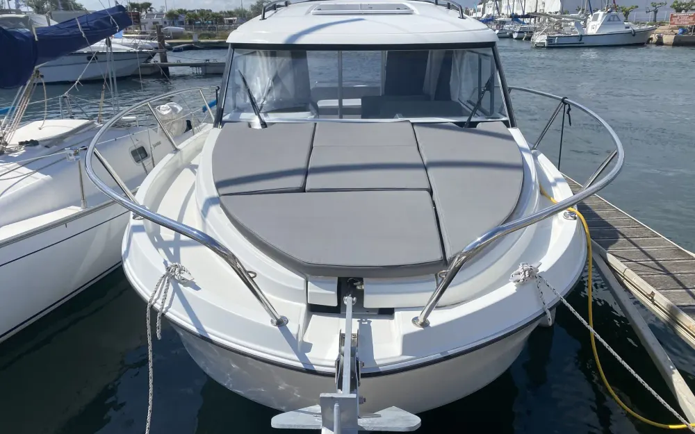 slider 1 Beneteau Antares 8 OB V2
