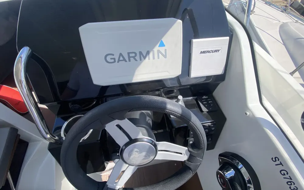 slider 8 Beneteau Antares 8 OB V2