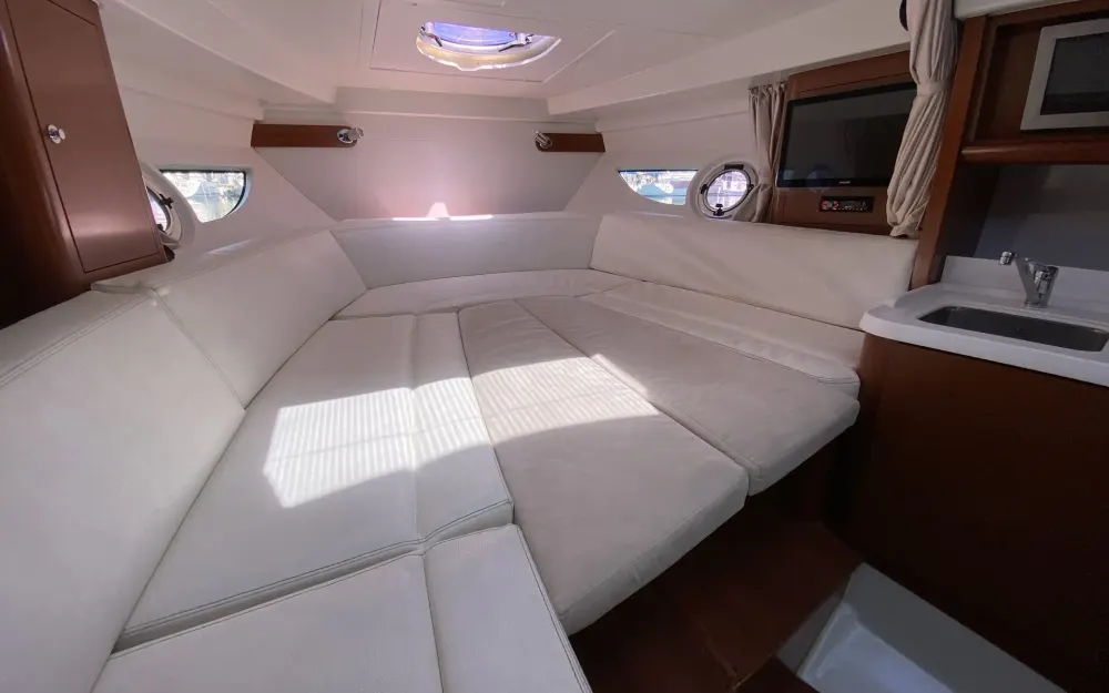 slider 16 Beneteau Gran Turismo 34