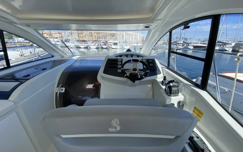 slider 8 Beneteau Gran Turismo 34
