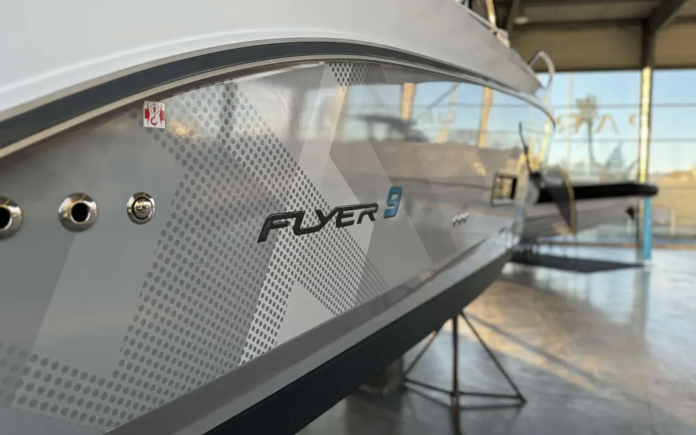 slider 3 Beneteau Flyer 9 Sundeck