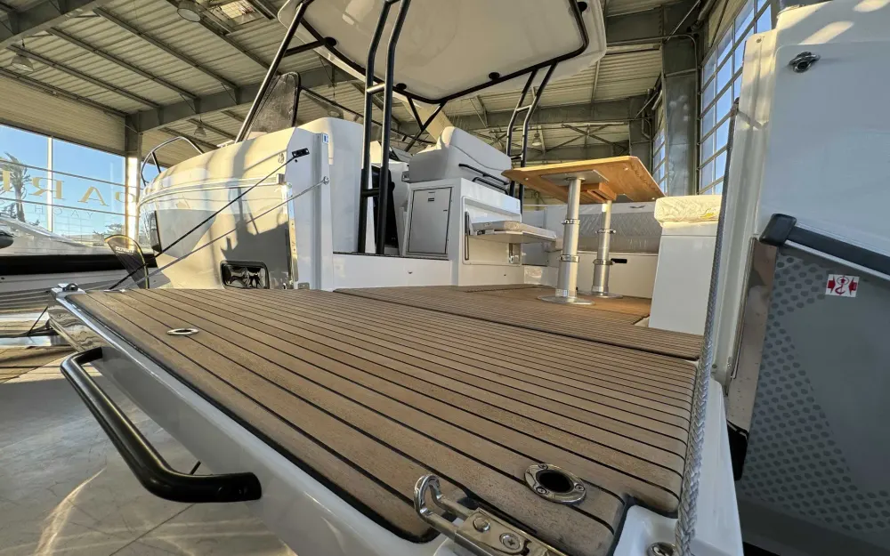 slider 4 Beneteau Flyer 9 Sundeck