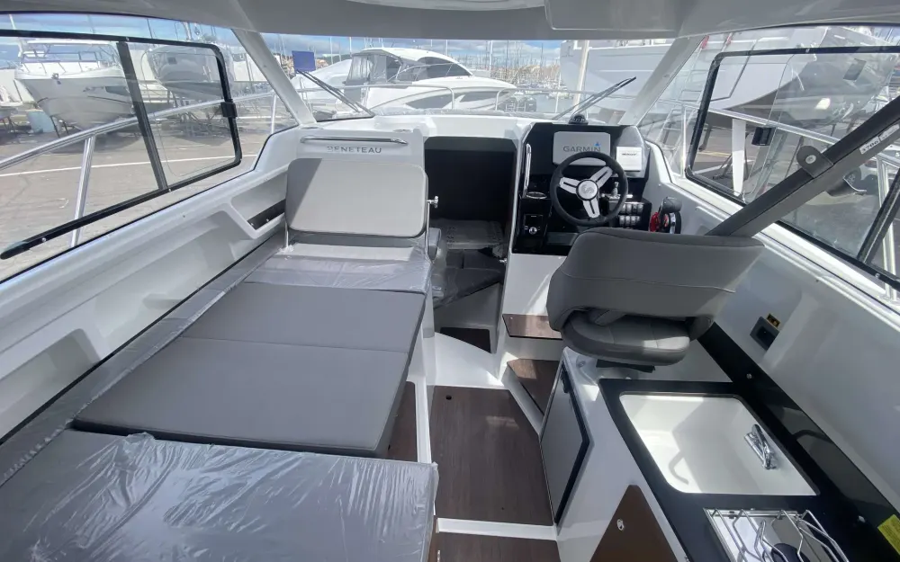 slider 11 Beneteau Antares 8 OB V2