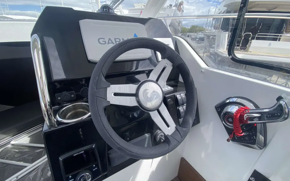 slider 14 Beneteau Antares 8 OB V2