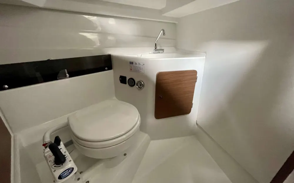 slider 16 Beneteau Antares 8 OB V2