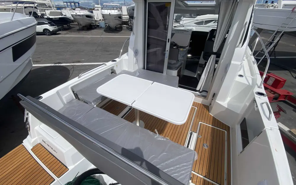 slider 5 Beneteau Antares 8 OB V2