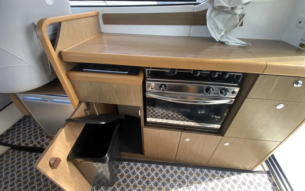 slider 10 Beneteau Antares 30 Fly