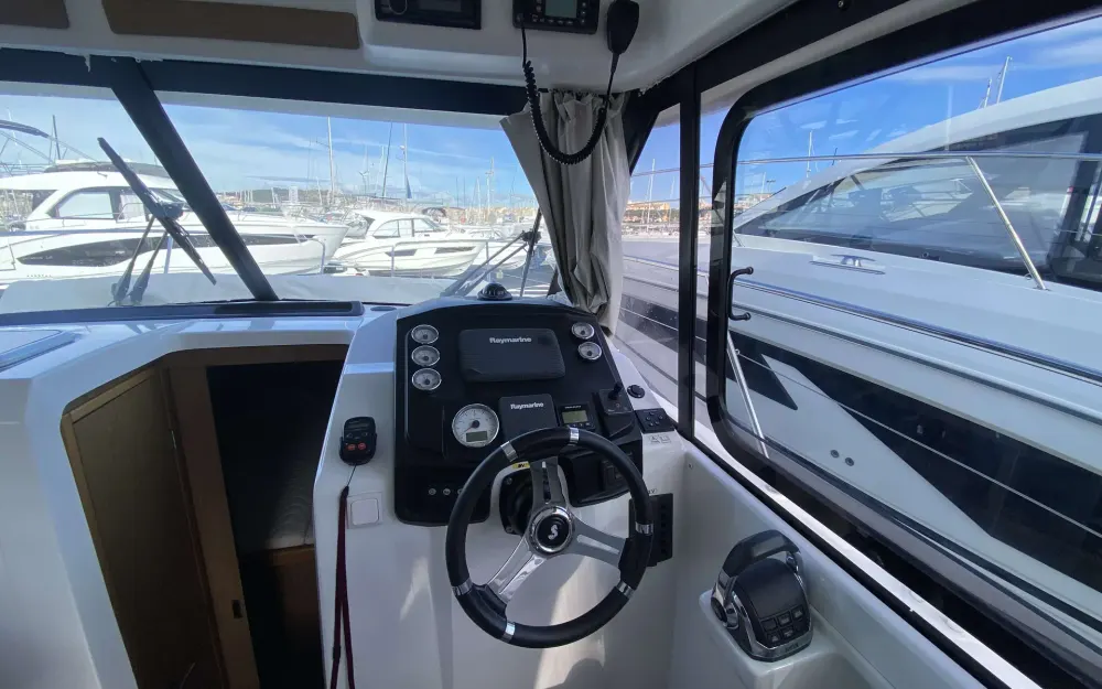 slider 12 Beneteau Antares 30 Fly