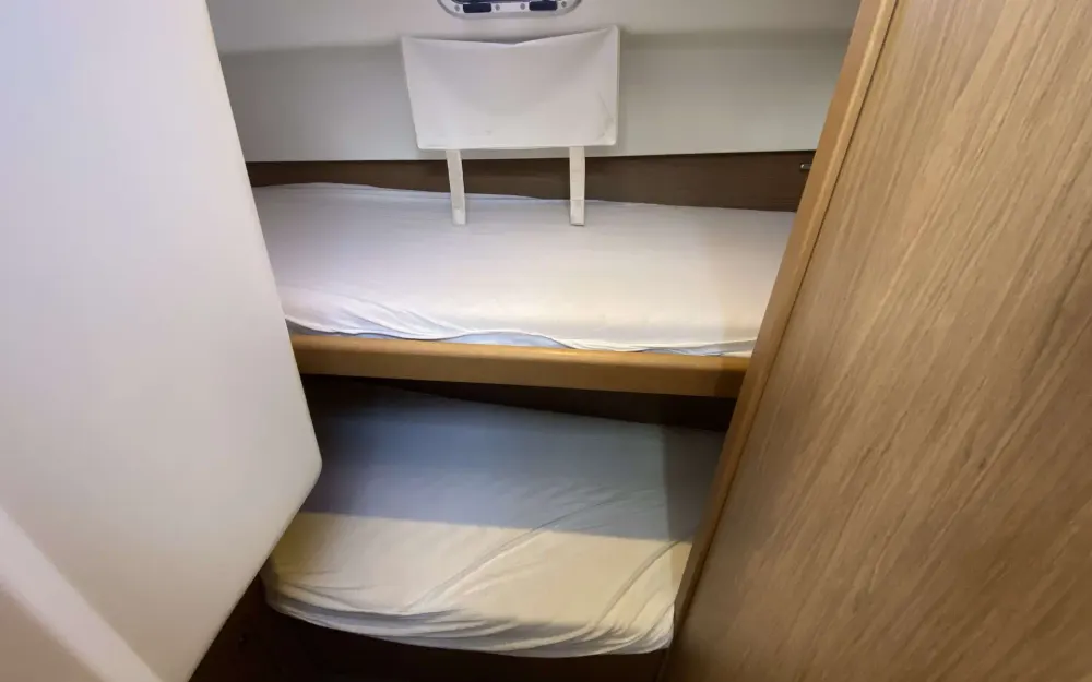 slider 13 Beneteau Antares 30 Fly