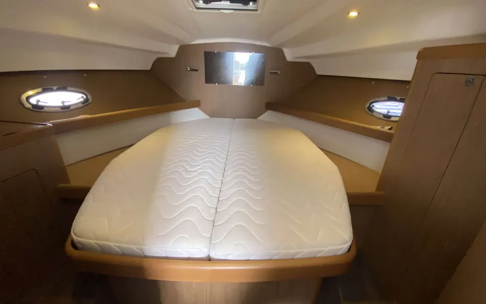 slider 14 Beneteau Antares 30 Fly