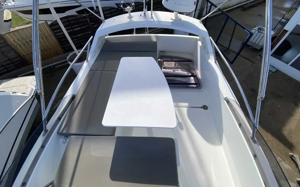 slider 18 Beneteau Antares 30 Fly