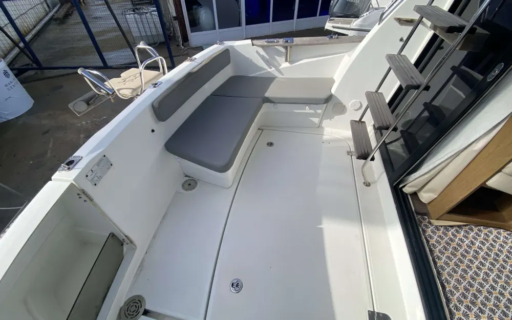 slider 5 Beneteau Antares 30 Fly