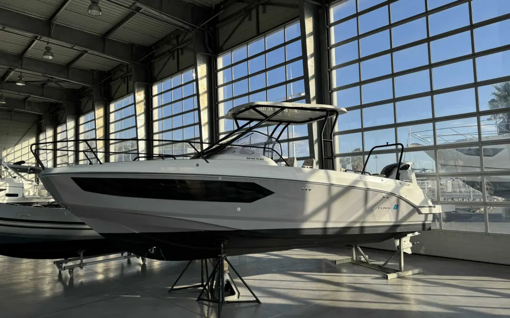 slider 0 Beneteau Flyer 8 SUNdeck