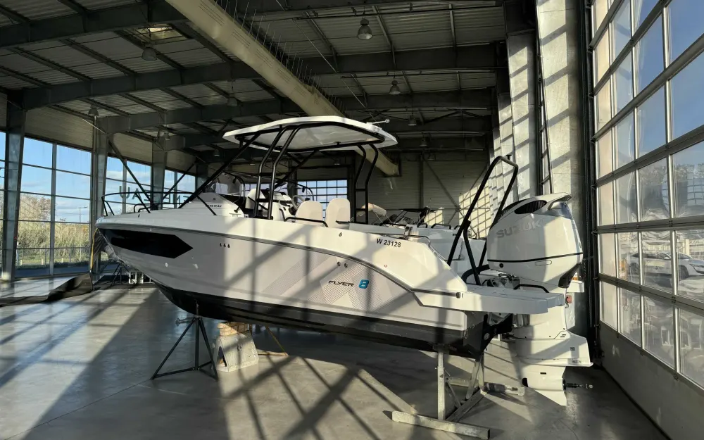 slider 1 Beneteau Flyer 8 SUNdeck