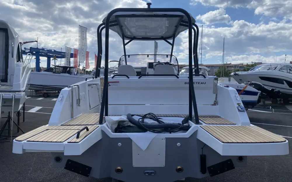slider 4 Beneteau Flyer 8 SUNdeck V2