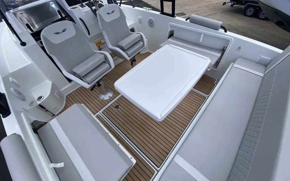 slider 7 Beneteau Flyer 8 SUNdeck V2