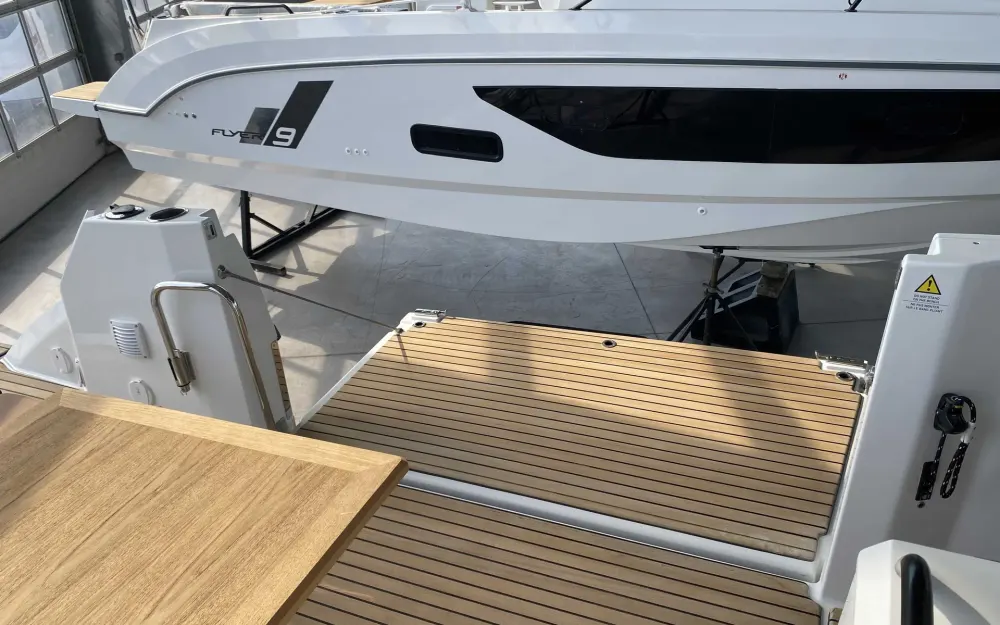 slider 5 Beneteau Flyer 9 Spacedeck