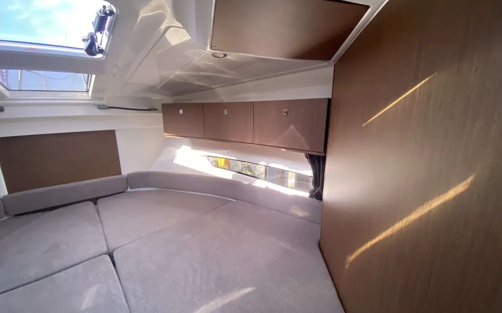 slider 14 Beneteau Antares 9 OB