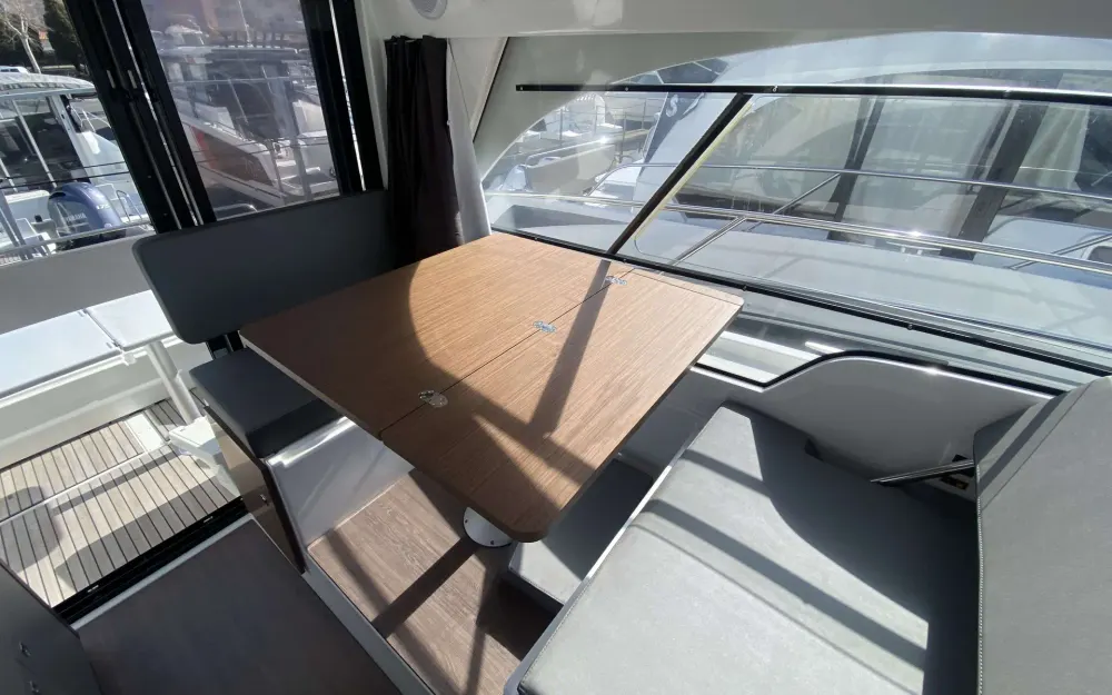slider 5 Beneteau Antares 9 OB