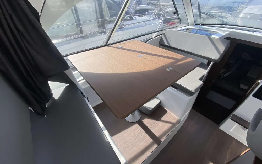slider 6 Beneteau Antares 9 OB