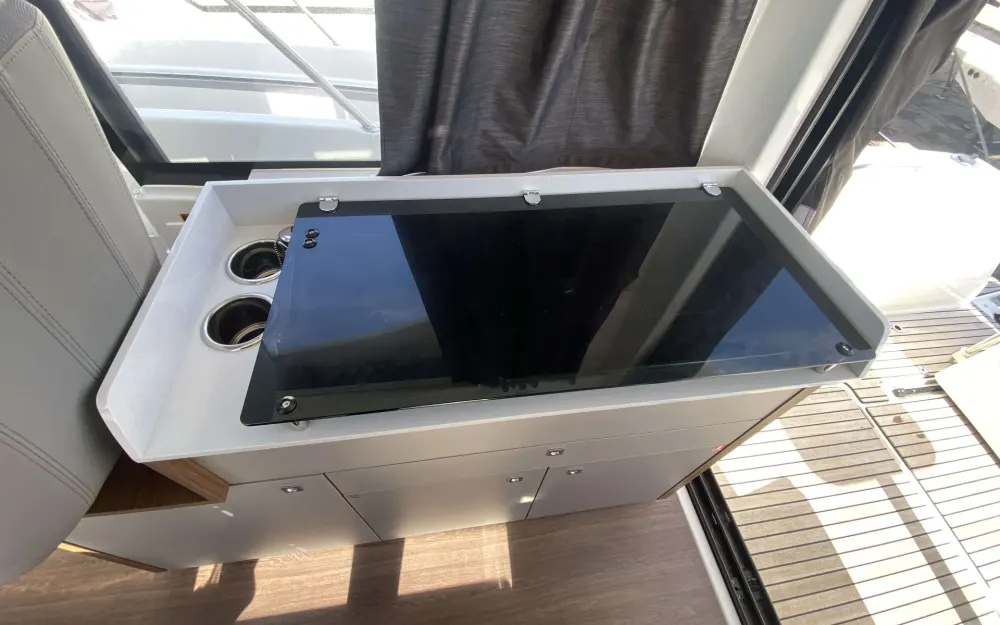 slider 7 Beneteau Antares 9 OB