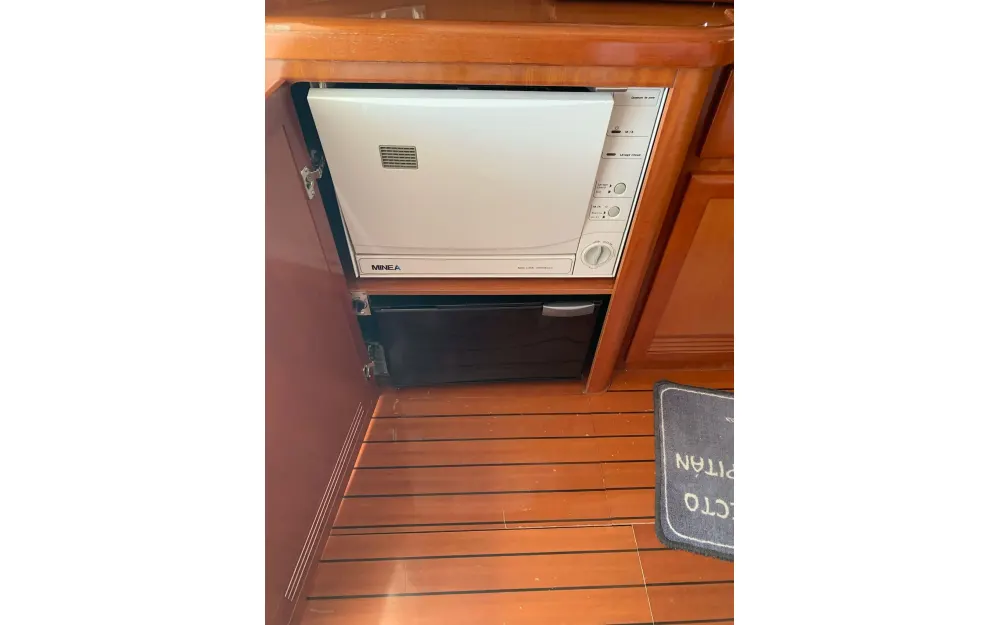 slider 10 Beneteau Swift Trawler 42
