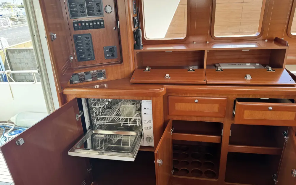 slider 11 Beneteau Swift Trawler 42