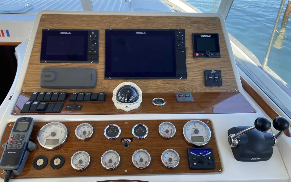 slider 7 Beneteau Swift Trawler 42