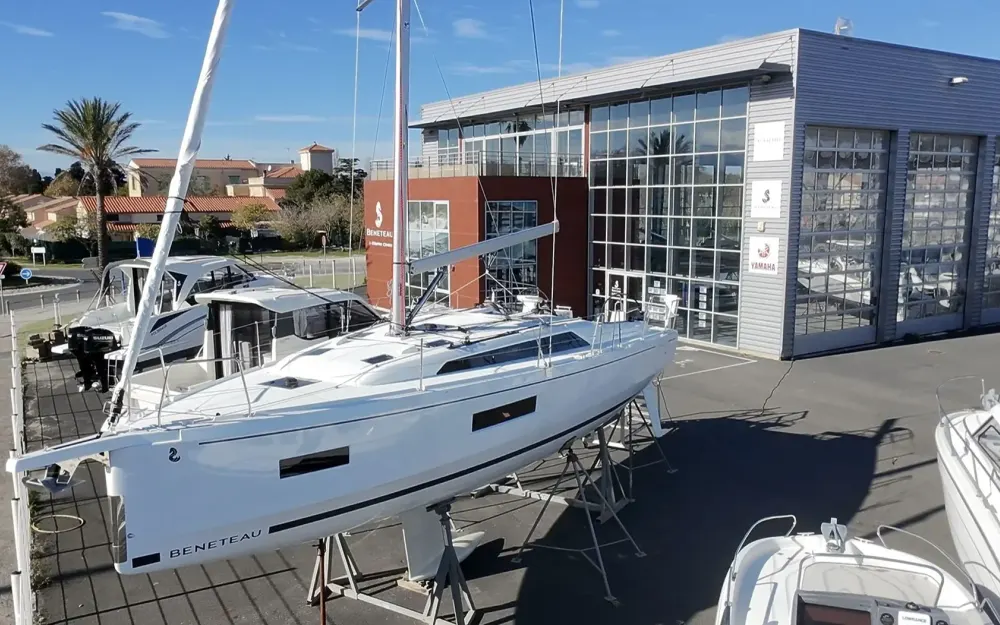 slider 0 Beneteau Oceanis 37.1