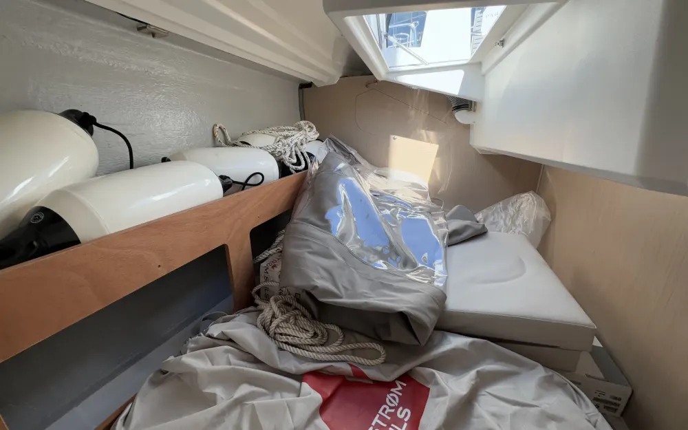 slider 16 Beneteau Oceanis 37.1