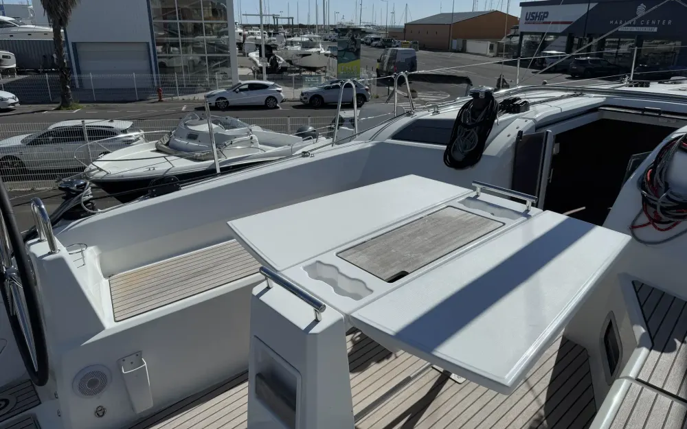 slider 2 Beneteau Oceanis 37.1
