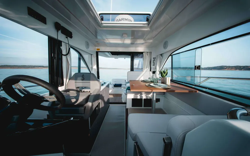 slider 9 Beneteau Antares Serie 9