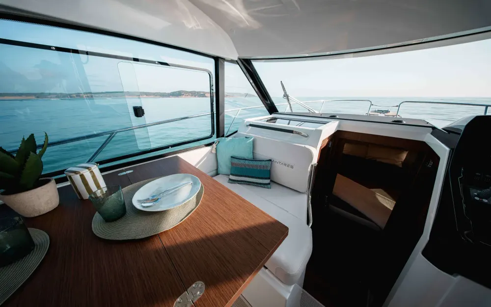slider 10 Beneteau Antares Serie 9